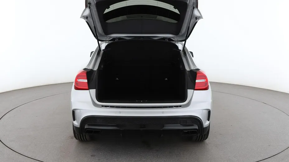 MERCEDES-BENZ GLA -