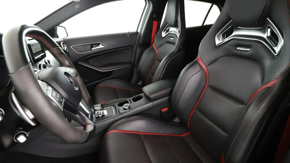 MERCEDES-BENZ GLA -