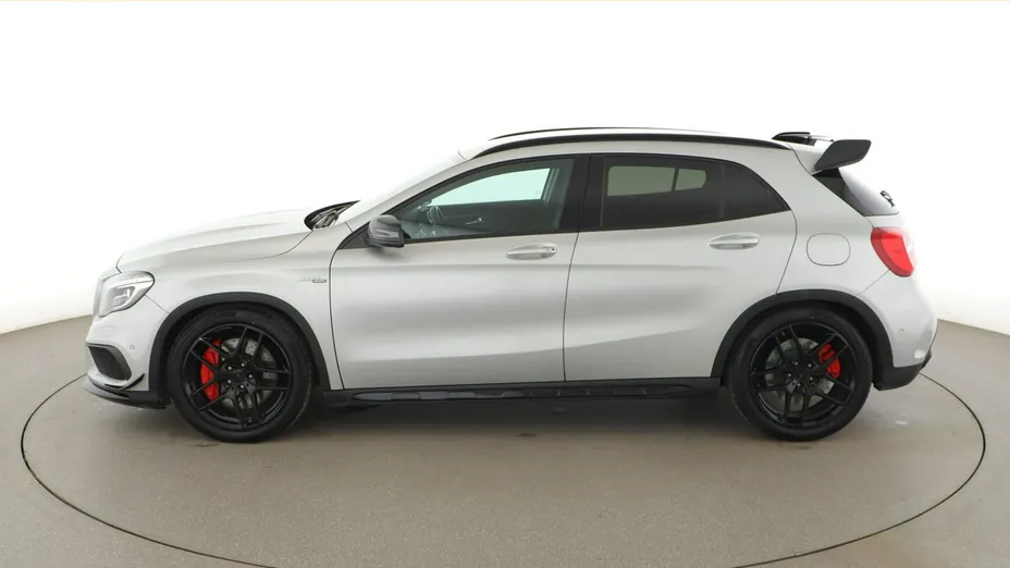 MERCEDES-BENZ GLA -