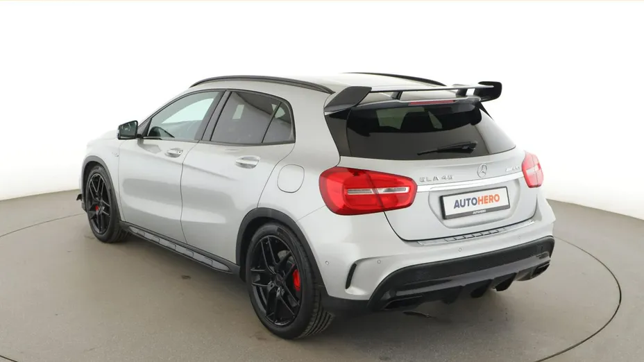 MERCEDES-BENZ GLA -