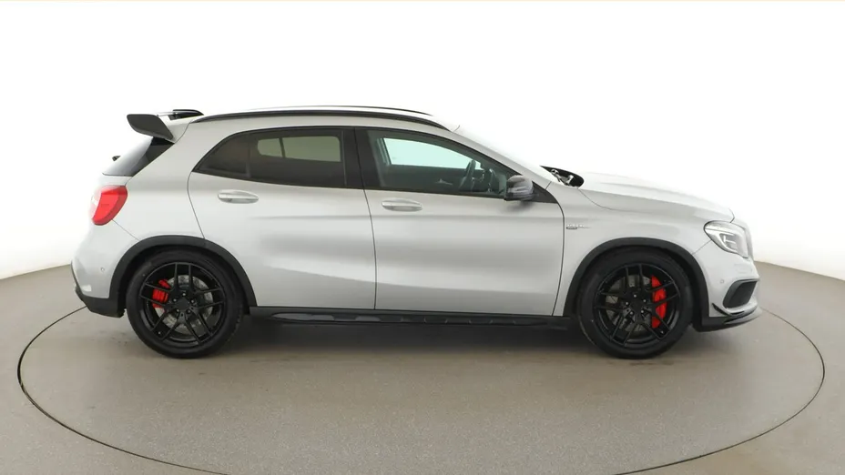 MERCEDES-BENZ GLA -