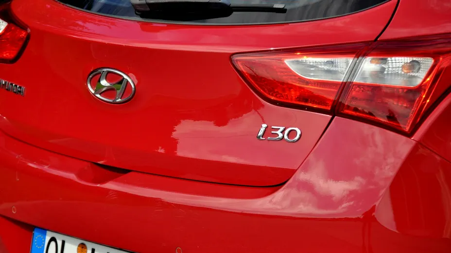 HYUNDAI i30 -