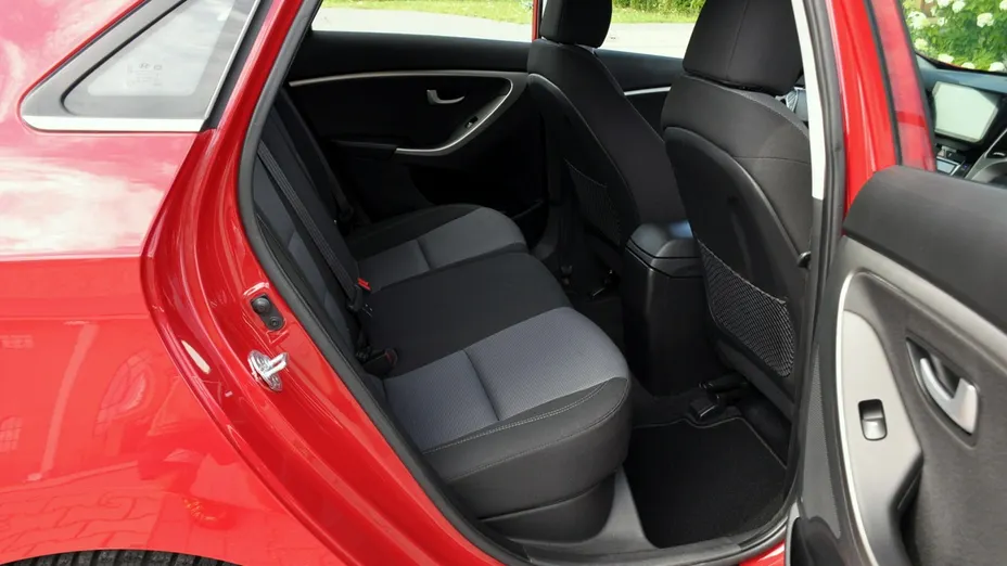 HYUNDAI i30 -
