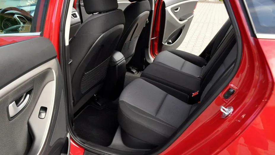 HYUNDAI i30 -