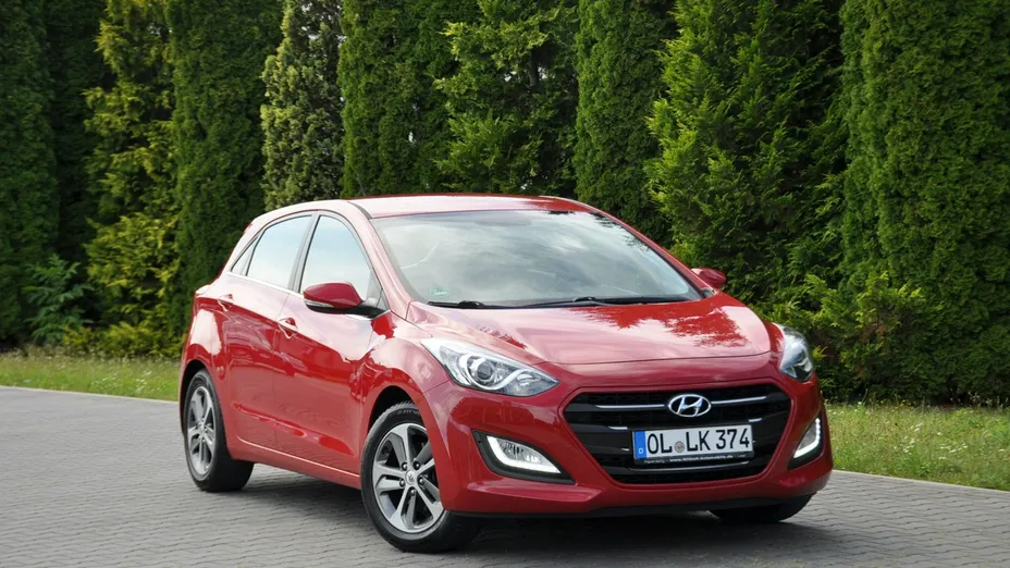 HYUNDAI i30 -