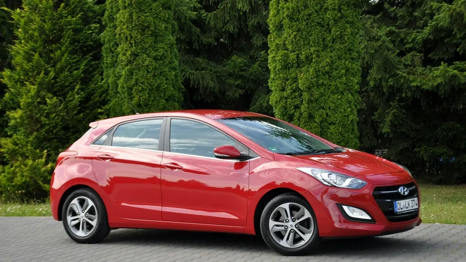 HYUNDAI i30 -