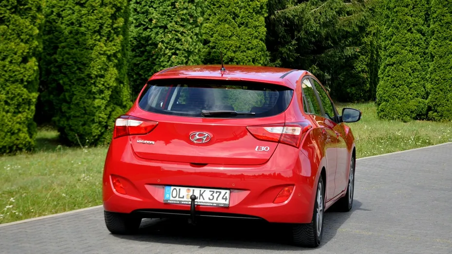 HYUNDAI i30 -