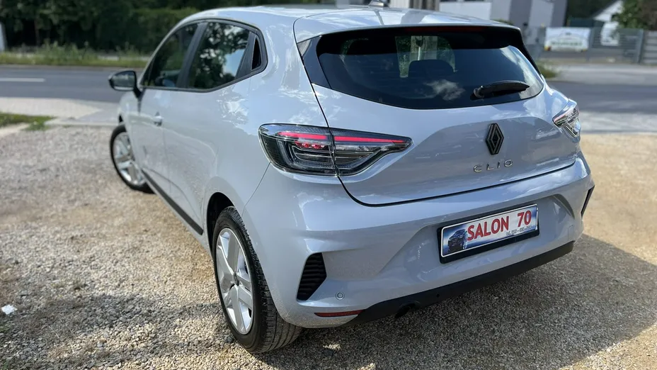 RENAULT Clio -