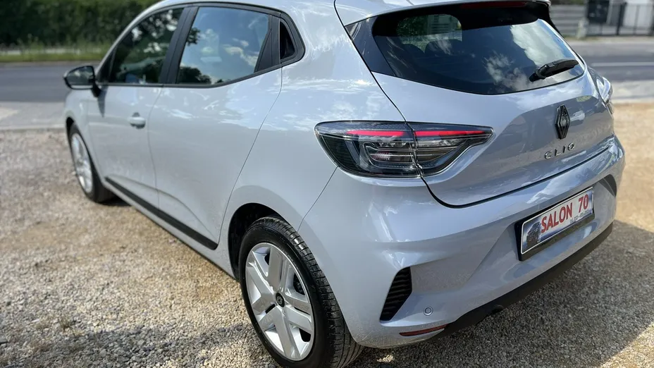 RENAULT Clio -