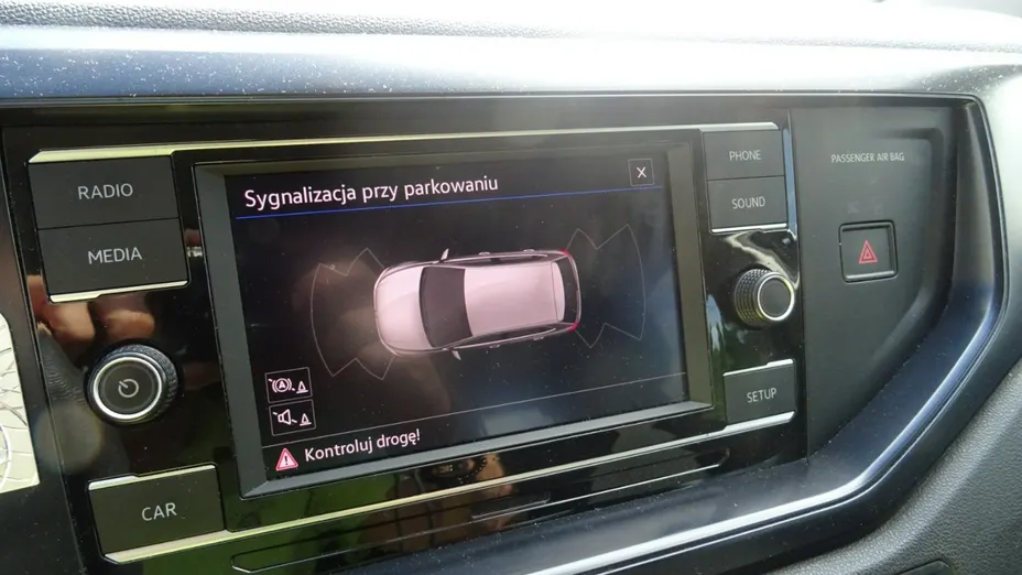 VOLKSWAGEN Polo -