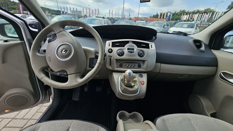 RENAULT Scenic -