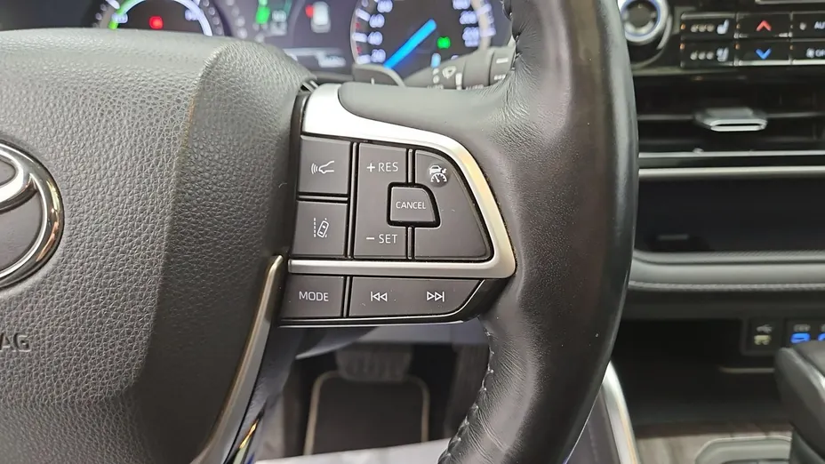 TOYOTA Highlander -