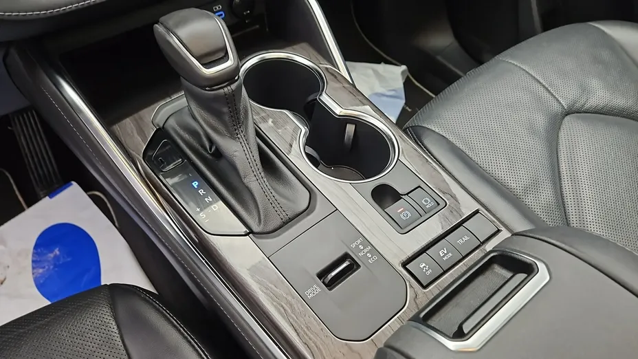 TOYOTA Highlander -