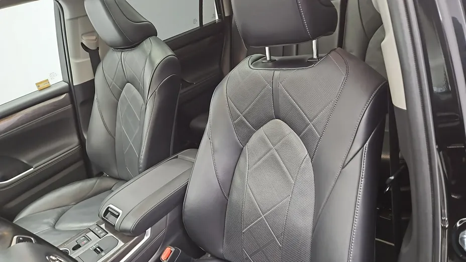 TOYOTA Highlander -