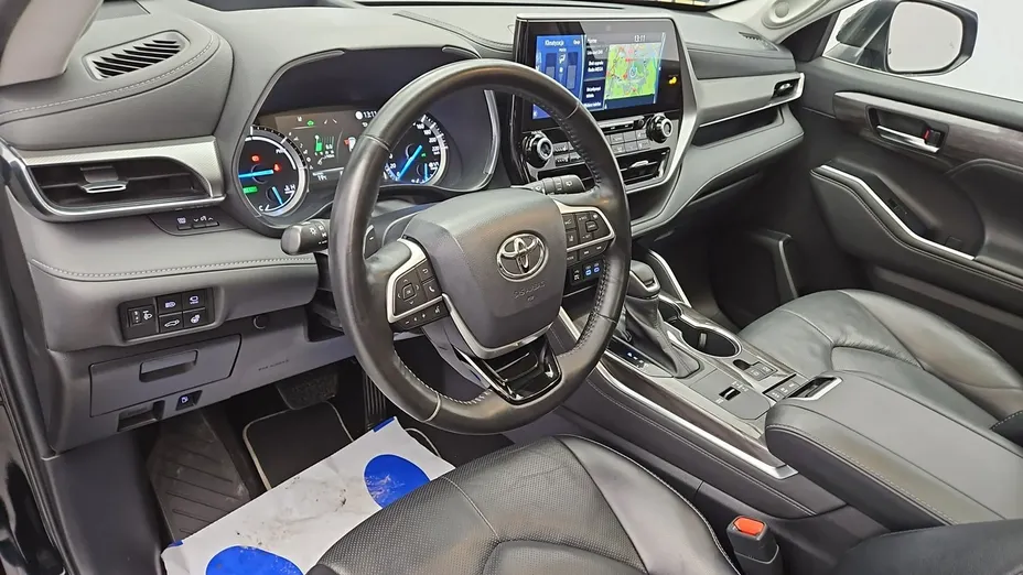 TOYOTA Highlander -