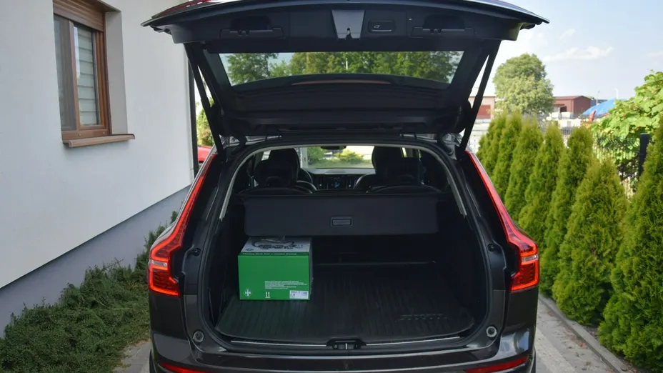 VOLVO XC60 -