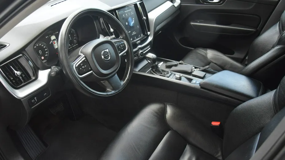VOLVO XC60 -