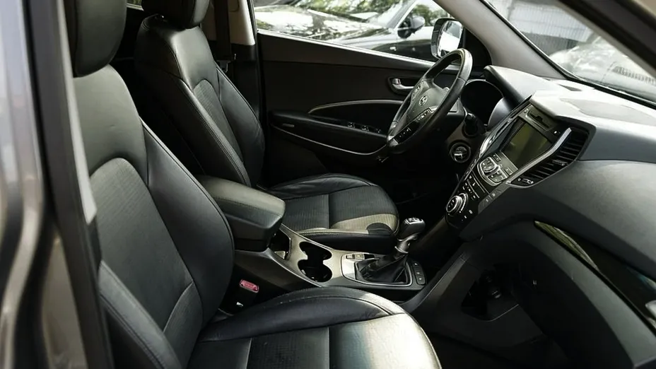 HYUNDAI Santa Fe -