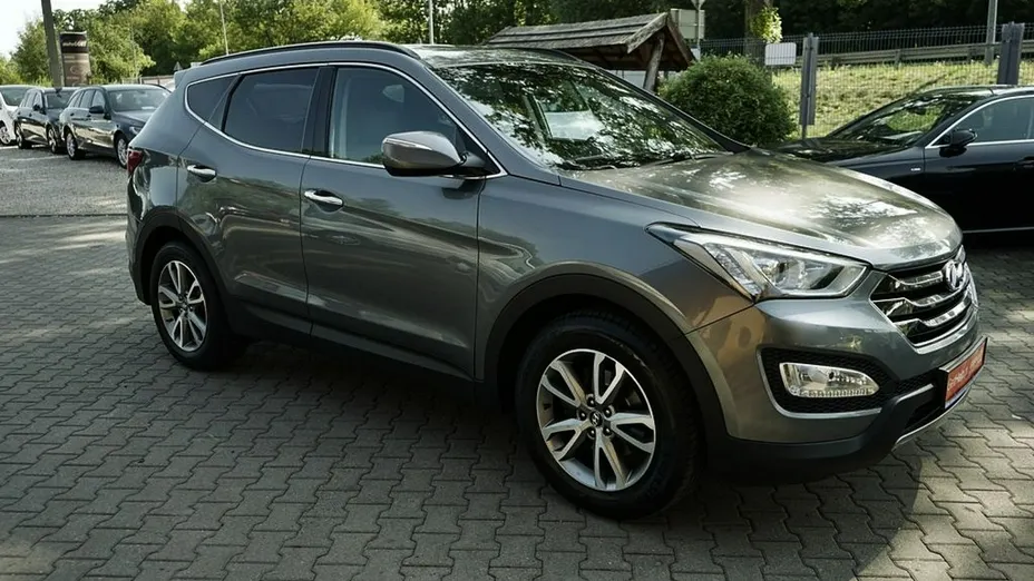 HYUNDAI Santa Fe -