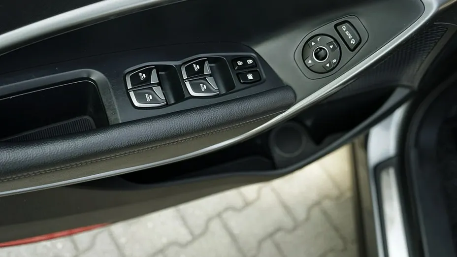 HYUNDAI Santa Fe -