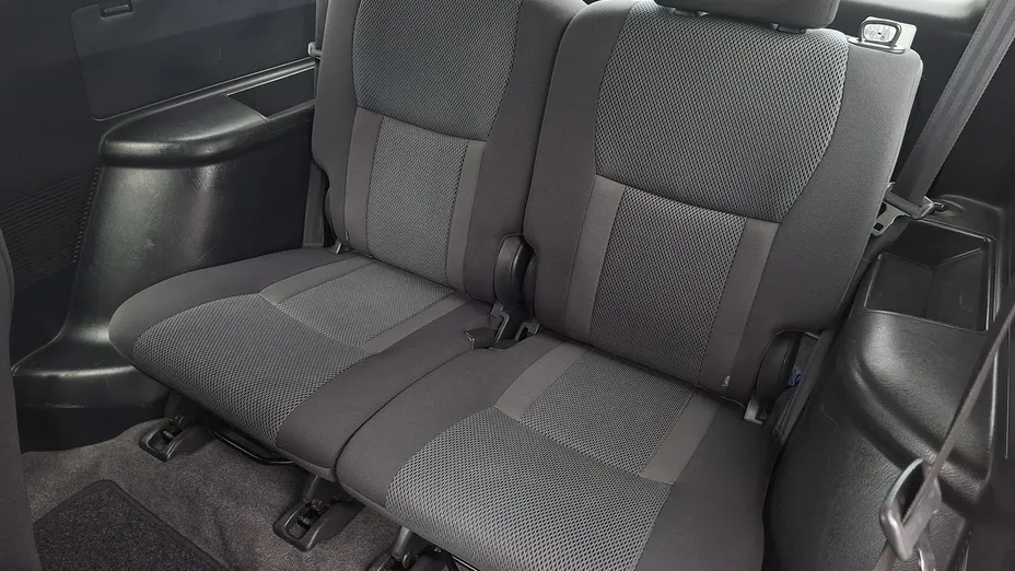 TOYOTA RAV4 -