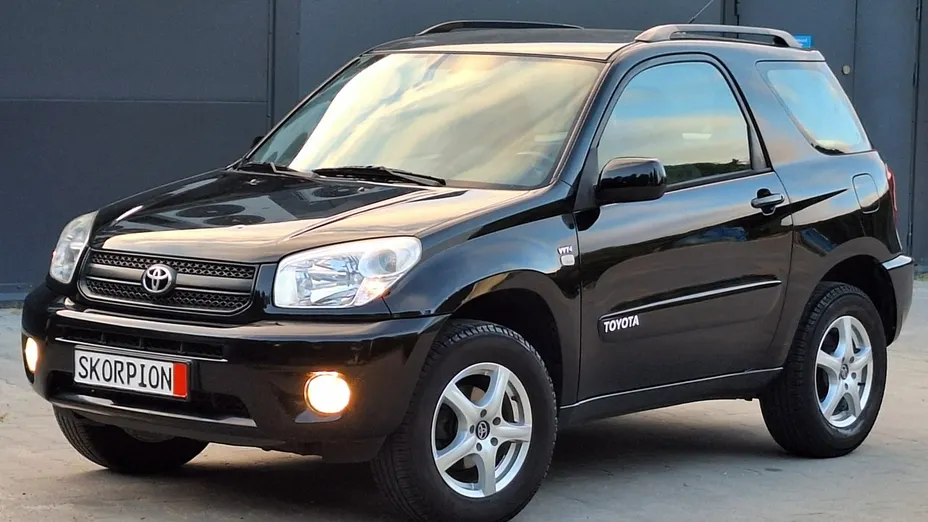 TOYOTA RAV4 -