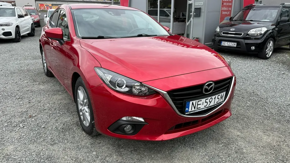 MAZDA 3 -