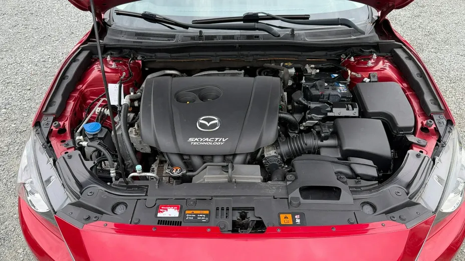 MAZDA 3 -