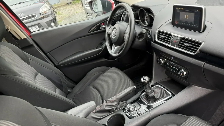 MAZDA 3 -