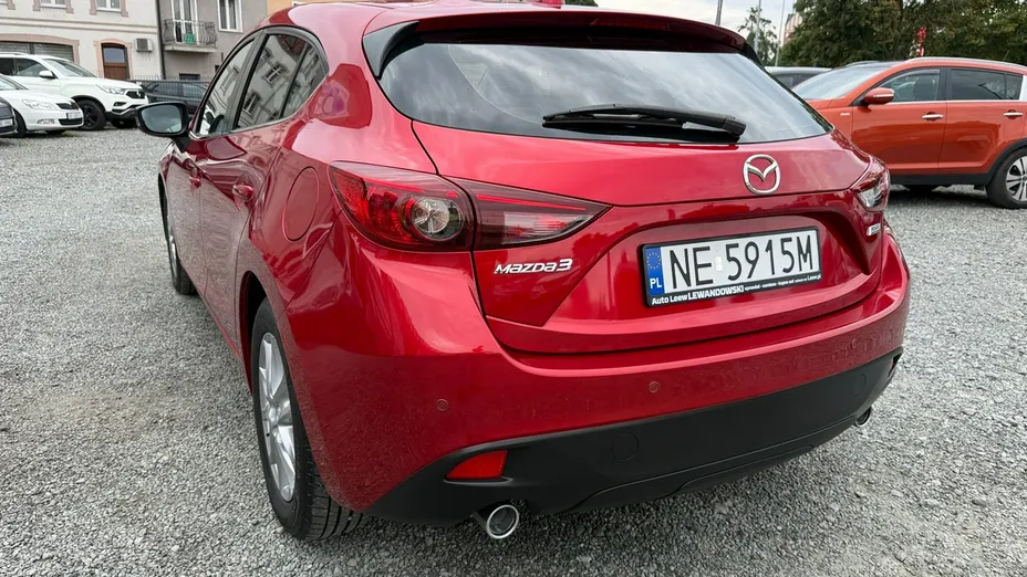 MAZDA 3 -
