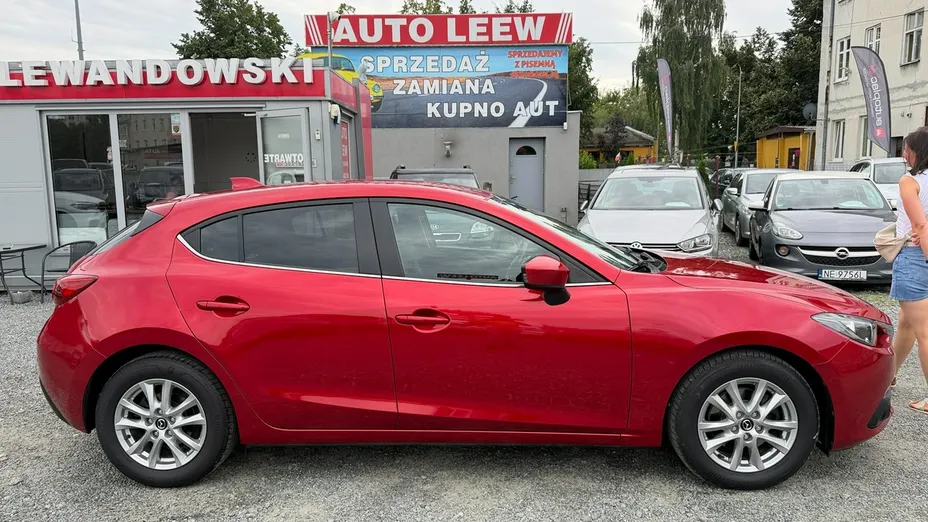 MAZDA 3 -