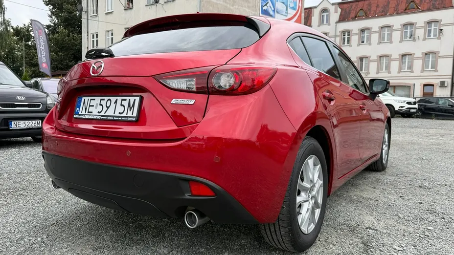 MAZDA 3 -