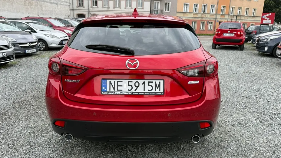 MAZDA 3 -