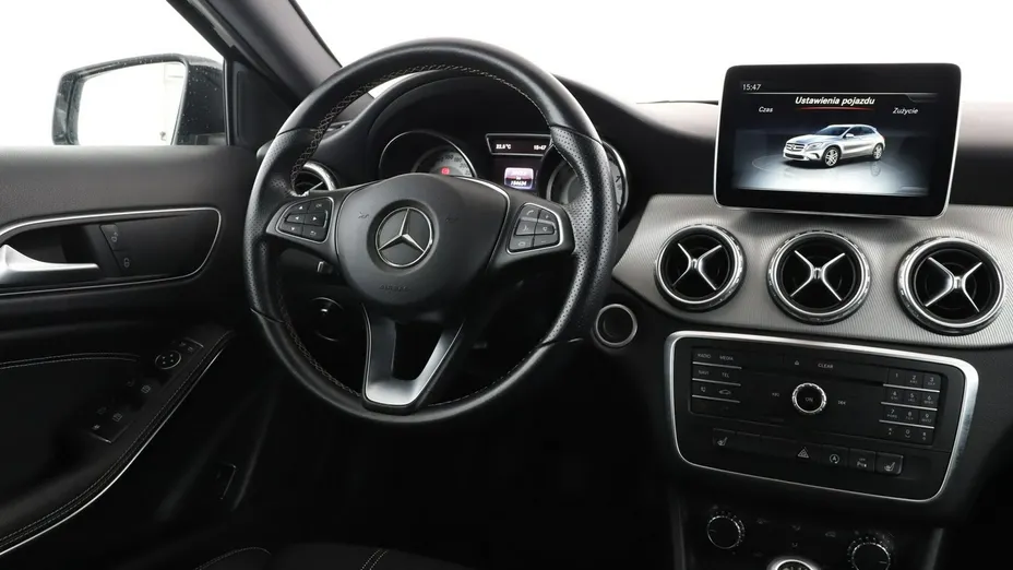 MERCEDES-BENZ GLA -