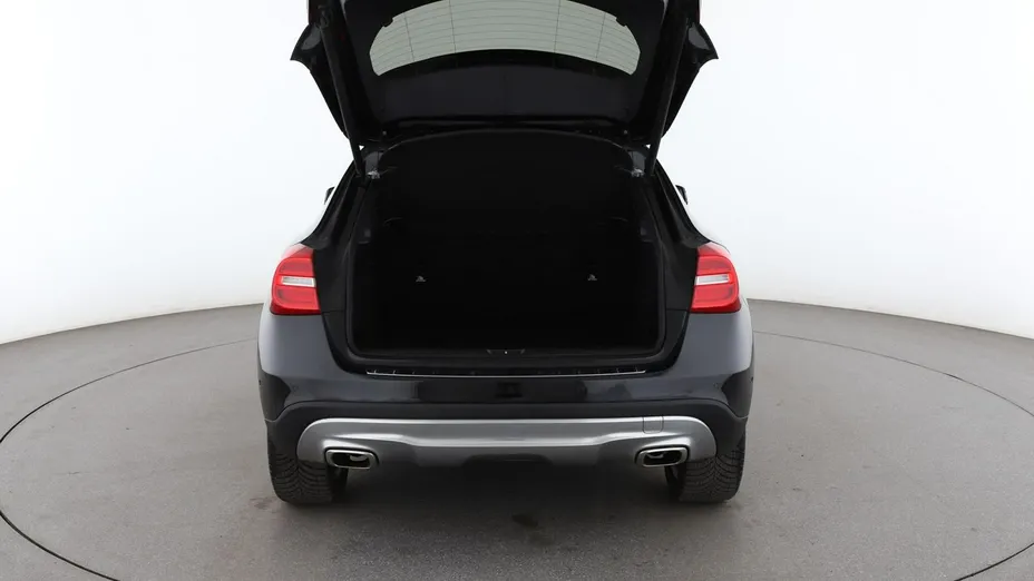 MERCEDES-BENZ GLA -