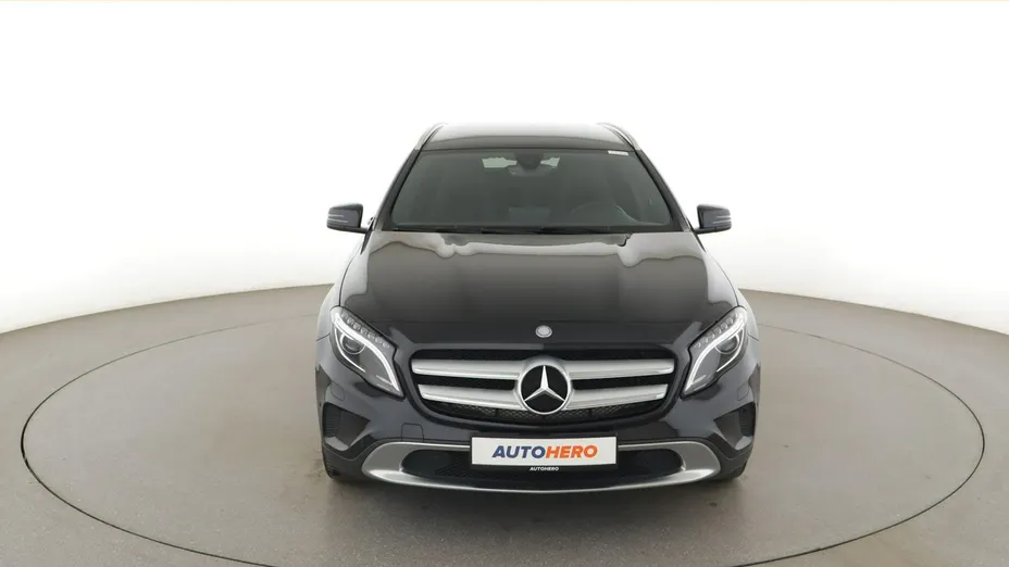 MERCEDES-BENZ GLA -