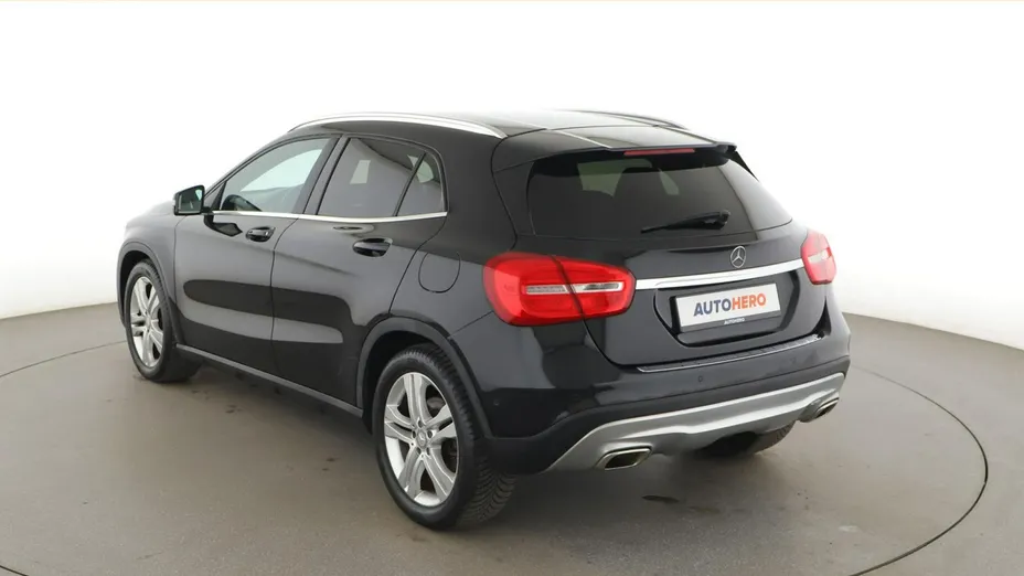 MERCEDES-BENZ GLA -