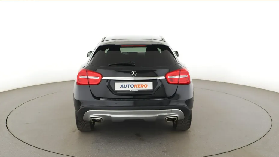 MERCEDES-BENZ GLA -