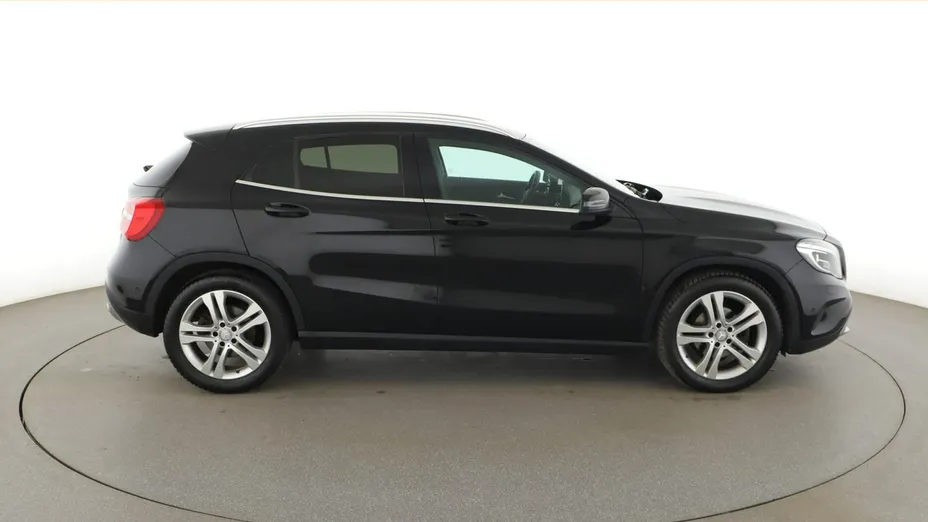 MERCEDES-BENZ GLA -