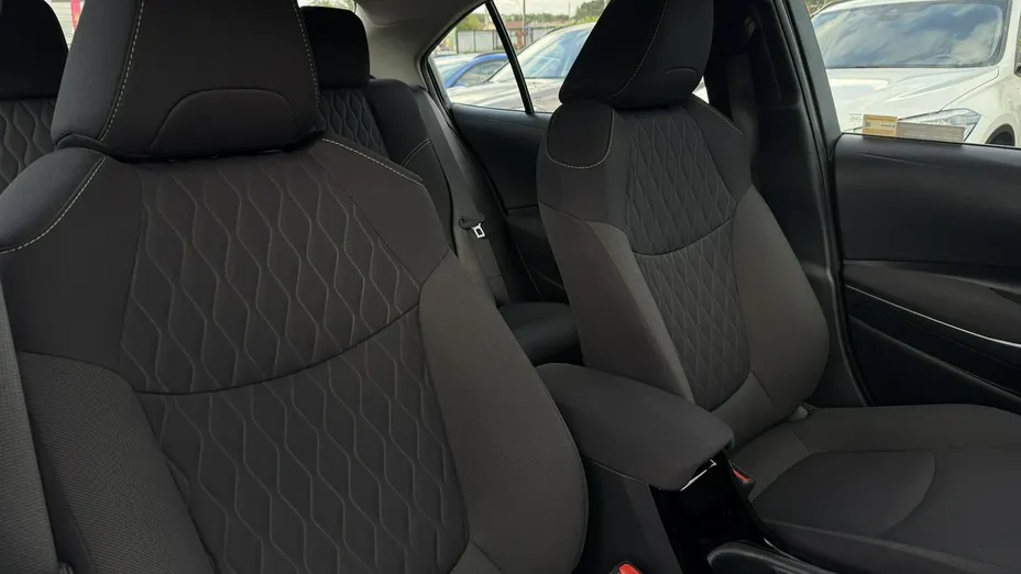 TOYOTA Corolla -