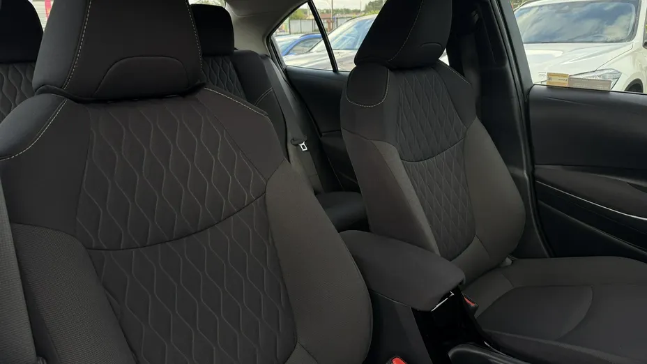 TOYOTA Corolla -