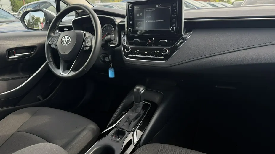 TOYOTA Corolla -