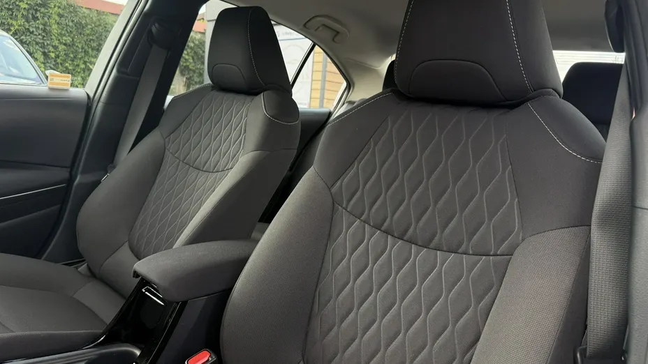 TOYOTA Corolla -