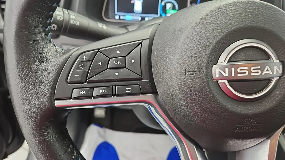 NISSAN Leaf -