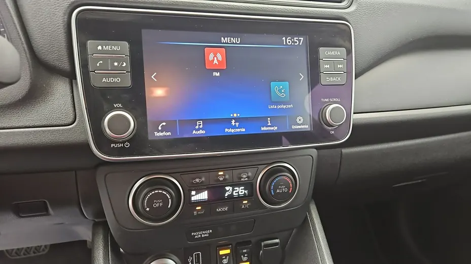 NISSAN Leaf -