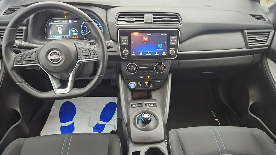 NISSAN Leaf -