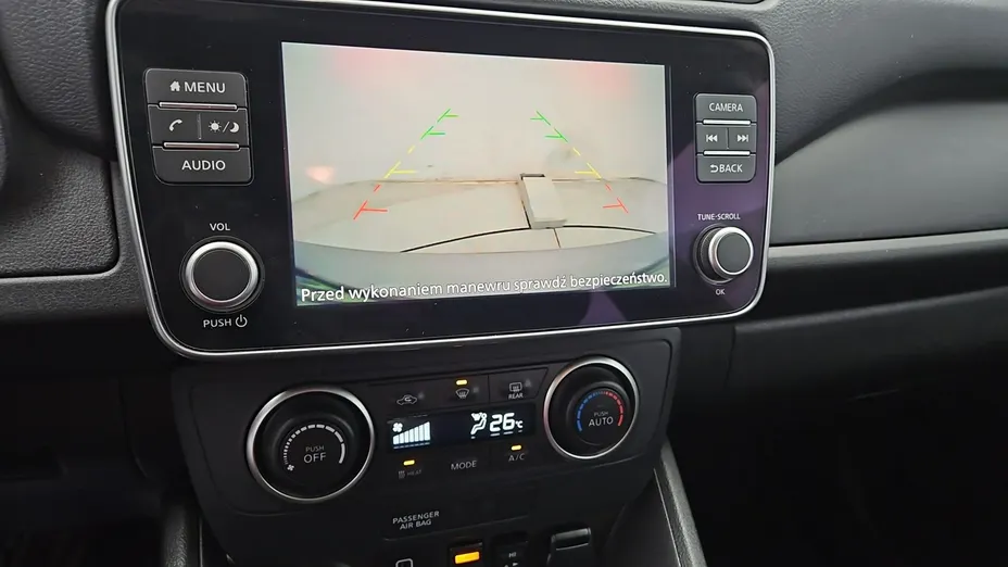 NISSAN Leaf -