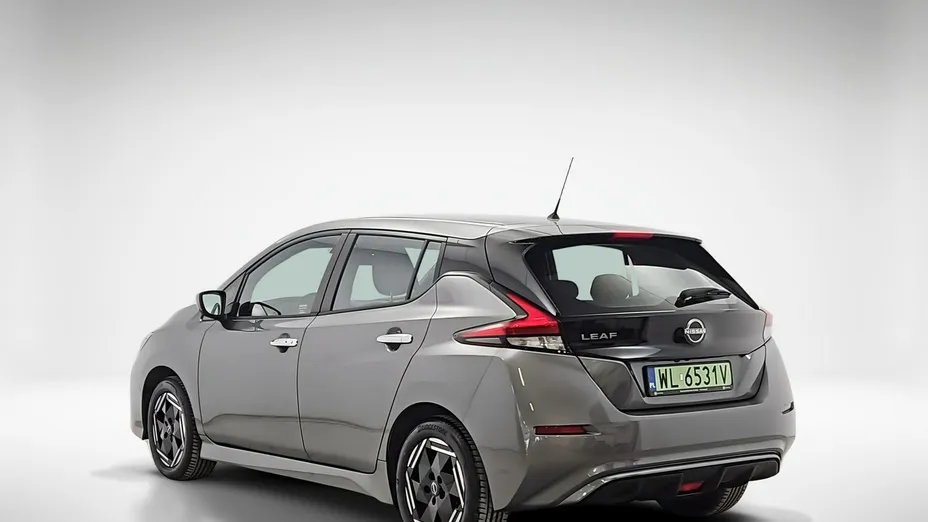 NISSAN Leaf -