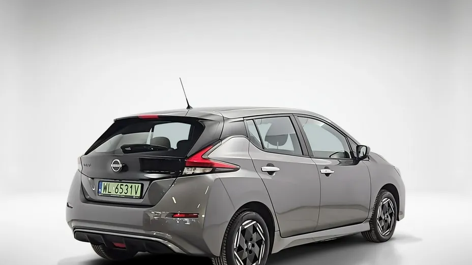 NISSAN Leaf -
