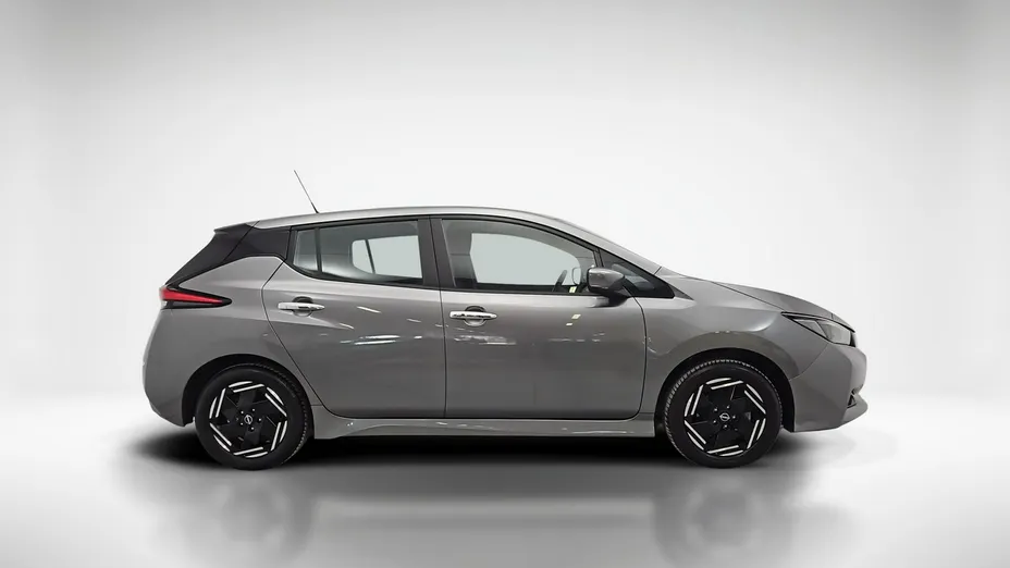 NISSAN Leaf -